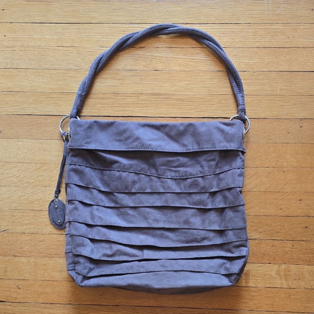 Nine West, Faux Tiered Pleated Suede, Shoulder Bag, Gray, EUC, 16"Lx14"Wx3.5"D